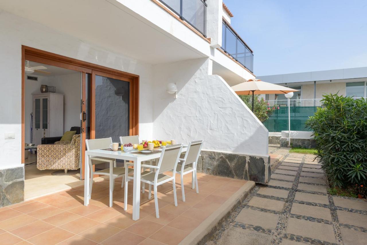 Bonito bungalow con piscina junto a la playa San Bartolomé Esterno foto