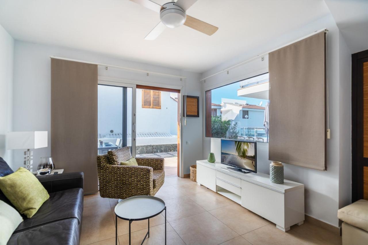 Bonito bungalow con piscina junto a la playa San Bartolomé Esterno foto