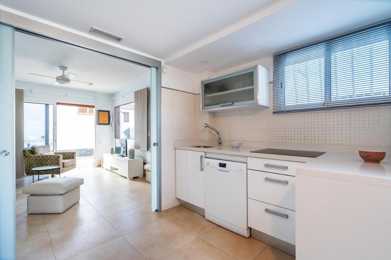 Bonito bungalow con piscina junto a la playa San Bartolomé Esterno foto